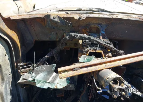 1987 Jeep Cherokee Laredo z USA, uszkodzony, nr VIN 1JCML784XHT065715